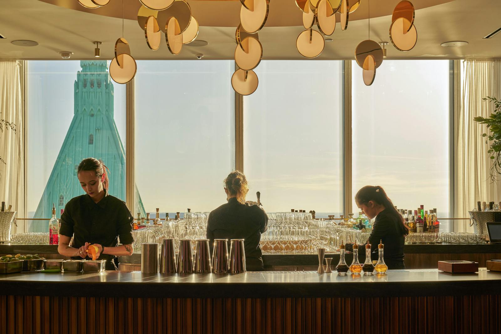Bay Room Lounge at Manhatta
